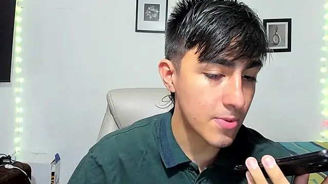 babymaik online show from October 29, 2025, 8:21 pm