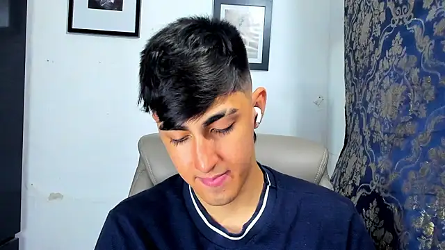 babymaik online show from December 23, 2025, 5:38 am