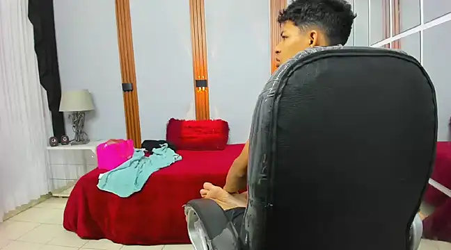 leslieanddrako online show from March 2, 2025, 10:27 pm