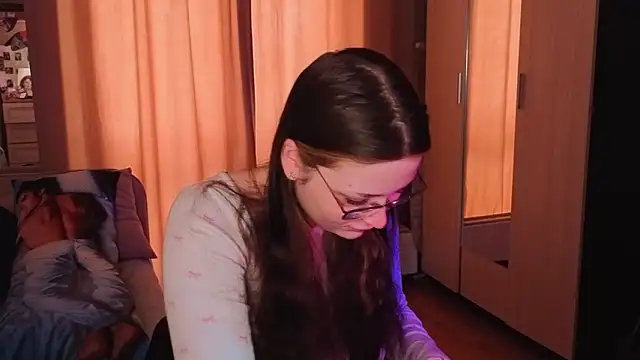 milliedoll online show from March 19, 2026, 3:10 am