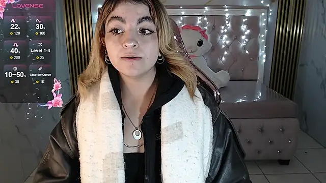 lili conor s online show from September 21, 2025, 3:30 am