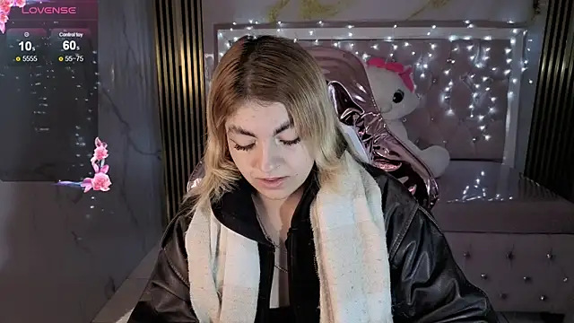 lili conor s online show from November 8, 2025, 3:18 am