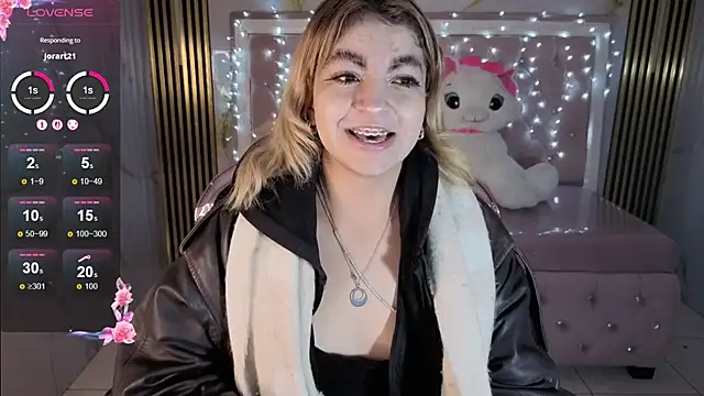 lili conor s online show from November 16, 2025, 3:34 am