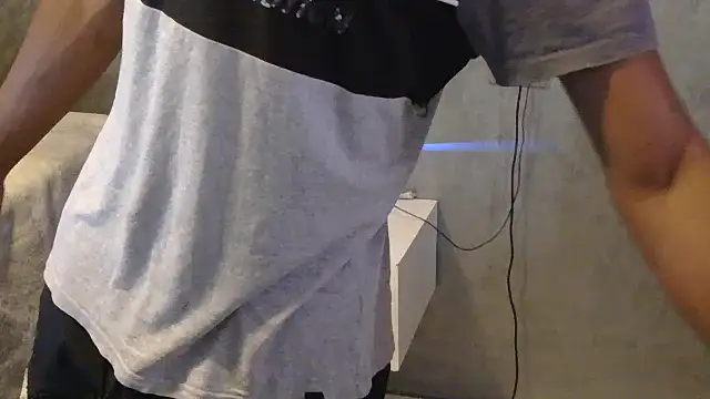 Snapshot of Justusual444 chatting on December 23, 2025, 7:28 am Justusual444 online show from December 23, 2025, 7:28 am