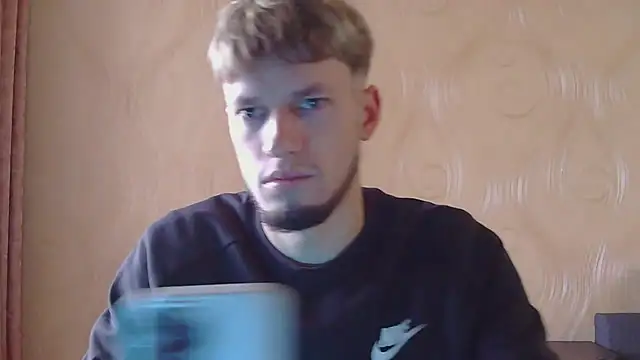 Snapshot of frama666 chatting on October 24, 2025, 11:28 am frama666 online show from October 24, 2025, 11:28 am