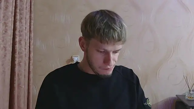 Snapshot of frama666 chatting on November 11, 2025, 9:15 pm frama666 online show from November 11, 2025, 9:15 pm