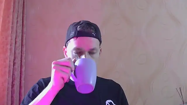 Snapshot of frama666 chatting on November 25, 2025, 12:49 pm frama666 online show from November 25, 2025, 12:49 pm