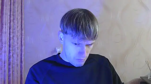 Snapshot of frama666 chatting on December 2, 2025, 2:01 pm frama666 online show from December 2, 2025, 2:01 pm