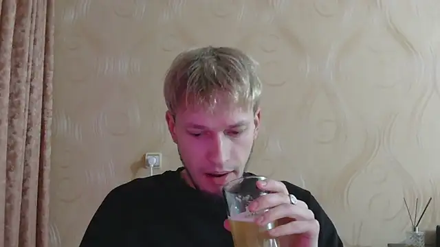 Snapshot of frama666 chatting on March 12, 2026, 4:57 pm frama666 online show from March 12, 2026, 4:57 pm