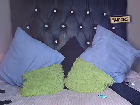 xxTatiannaxx online show from March 13, 2026, 1:23 am