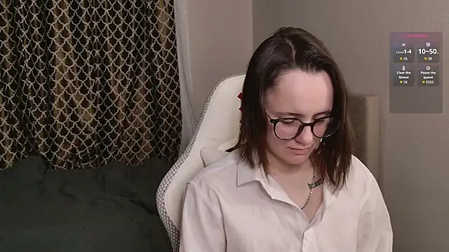 Luna Loveee online show from October 5, 2025, 4:33 am