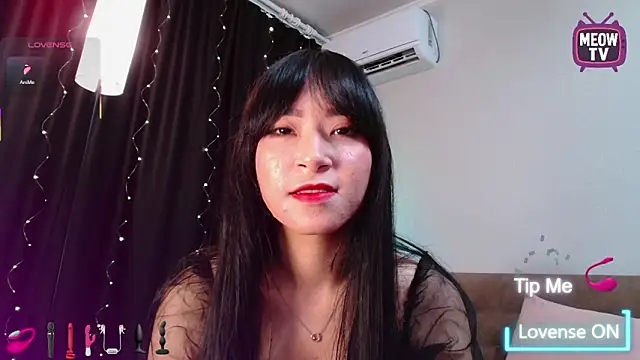Snapshot of miyakimi0101 chatting on September 12, 2025, 12:33 am miyakimi0101 online show from September 12, 2025, 12:33 am