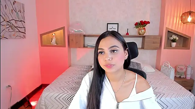 Lucia Brown  online show from March 7, 2025, 2:56 pm