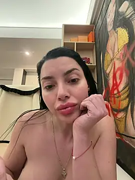 Mia Splash online show from April 8, 2026, 7:03 pm