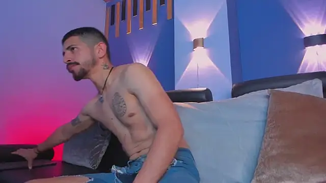 AlejandroStormm online show from October 31, 2025, 7:26 pm