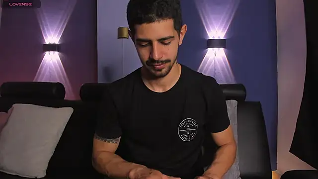 AlejandroStormm online show from May 26, 2026, 5:20 pm