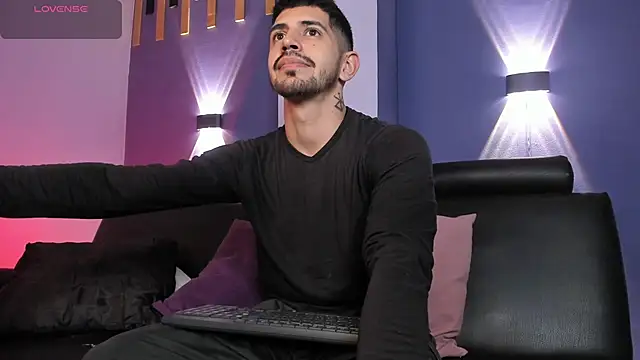 AlejandroStormm online show from June 21, 2026, 7:00 am