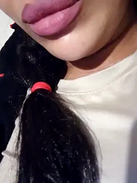 Sexlove1xo online show from November 18, 2025, 4:33 pm