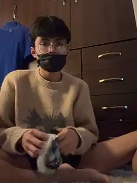 twinkperu18 online show from October 28, 2025, 4:49 am