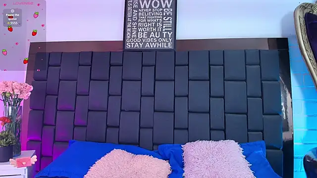 Lexi Howard  online show from November 26, 2025, 4:57 am