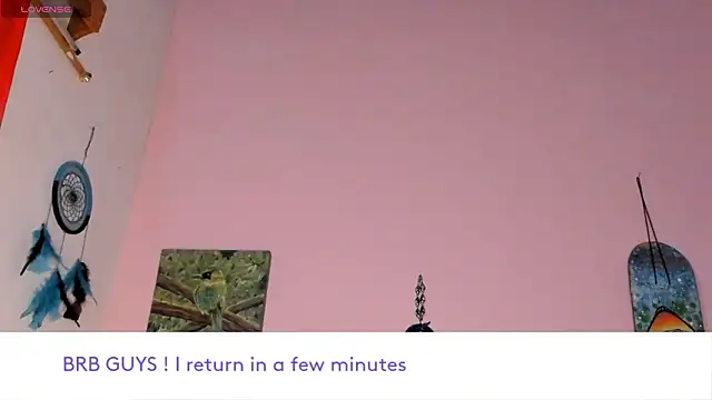 Maddy Jhonsson online show from February 3, 2026, 6:40 am