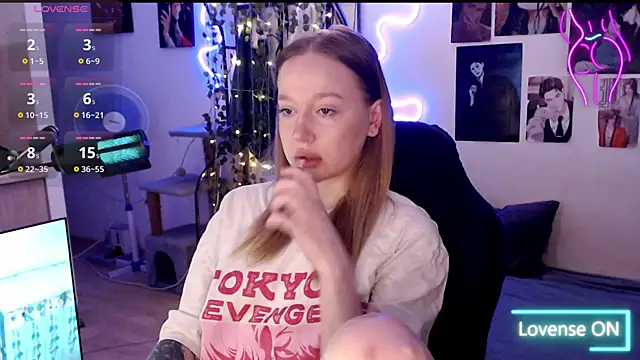 lissallor  online show from February 28, 2025, 4:32 am