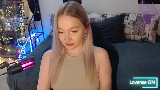 lissallor  online show from October 26, 2025, 12:49 am