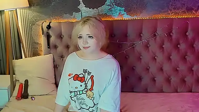 EmilyAngells online show from June 10, 2026, 6:56 am
