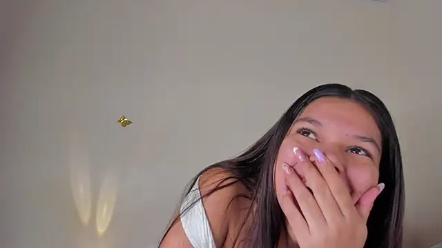 violett 24  online show from November 30, 2025, 12:03 am