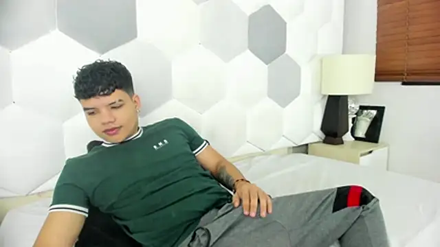 Axel Forte online show from April 8, 2026, 1:33 pm