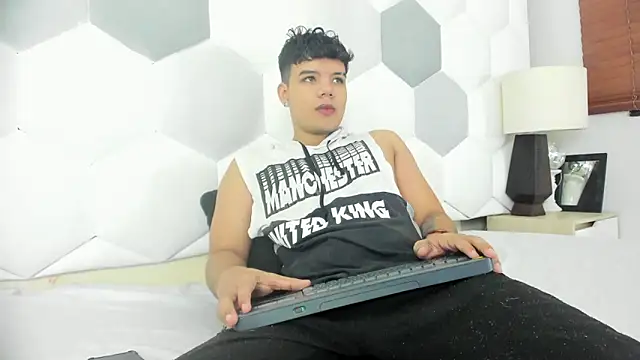 Axel Forte online show from April 9, 2026, 1:27 pm