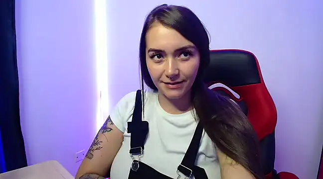 Luna kitty online show from February 25, 2025, 11:00 pm