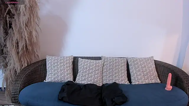 Ivaannaa  online show from March 1, 2025, 11:06 am