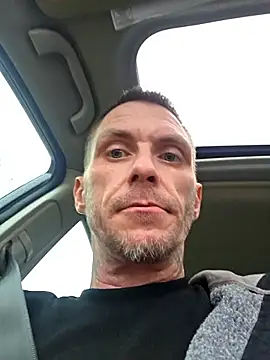 Snapshot of lambomusik chatting on May 5, 2026, 11:57 pm lambomusik online show from May 5, 2026, 11:57 pm