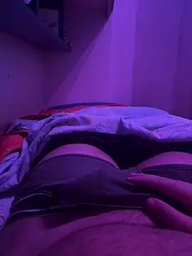 Snapshot of giuseppe18yo chatting on October 20, 2025, 12:00 am giuseppe18yo online show from October 20, 2025, 12:00 am