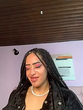 Snapshot of MichelleDiaz_Pink chatting on March 6, 2025, 9:47 am MichelleDiaz Pink online show from March 6, 2025, 9:47 am