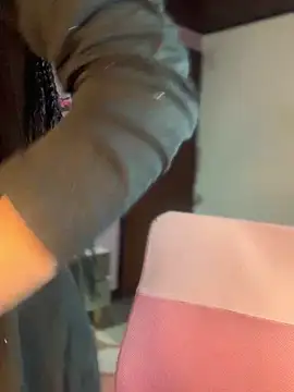 Snapshot of MichelleDiaz_Pink chatting on March 7, 2025, 2:15 am MichelleDiaz Pink online show from March 7, 2025, 2:15 am