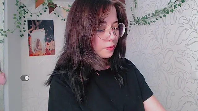  miraclecattt  online show from September 18, 2025, 5:31 am