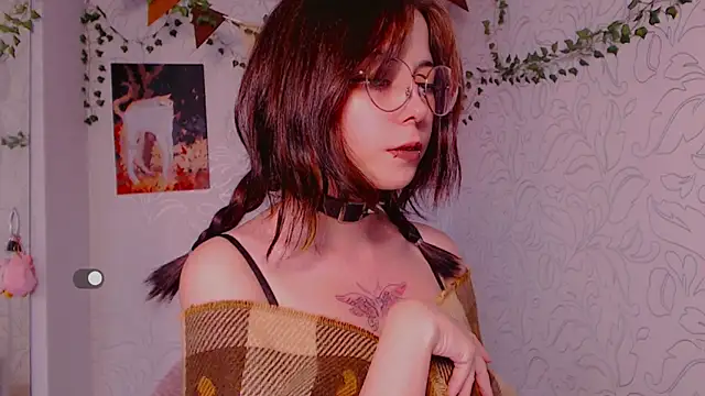  miraclecattt  online show from October 4, 2025, 9:40 am