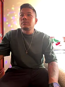 Snapshot of Saipuer31 chatting on December 17, 2025, 6:58 pm Saipuer31 online show from December 17, 2025, 6:58 pm