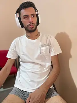 iendriw online show from March 13, 2025, 10:32 pm