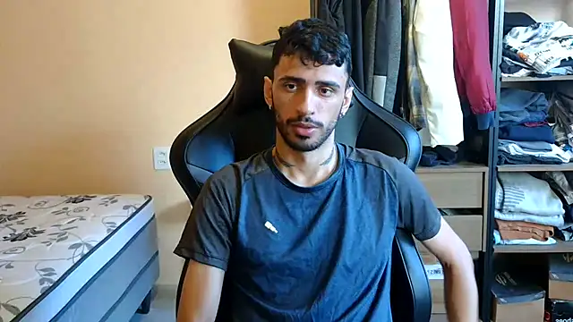 Snapshot of iendriw chatting on February 18, 2026, 10:44 am iendriw online show from February 18, 2026, 10:44 am