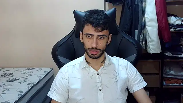 Snapshot of iendriw chatting on February 23, 2026, 12:30 am iendriw online show from February 23, 2026, 12:30 am