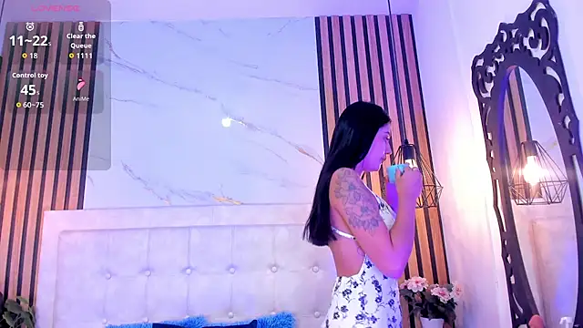 Madyson18 online show from April 3, 2026, 12:03 pm