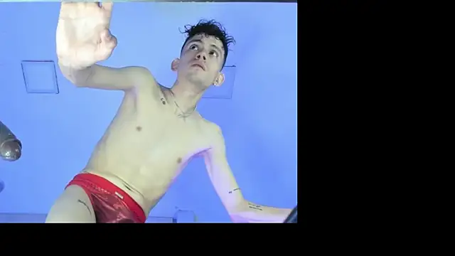 ValentinoMoreti online show from November 23, 2025, 6:02 am