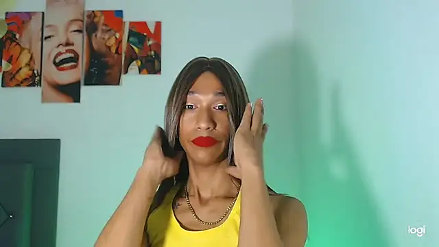 Snapshot of red_veltet chatting on December 21, 2025, 6:15 pm red veltet online show from December 21, 2025, 6:15 pm