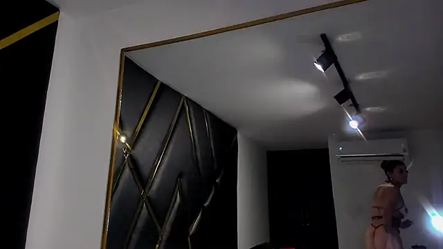 DanielaMedinaa online show from March 16, 2025, 12:01 am