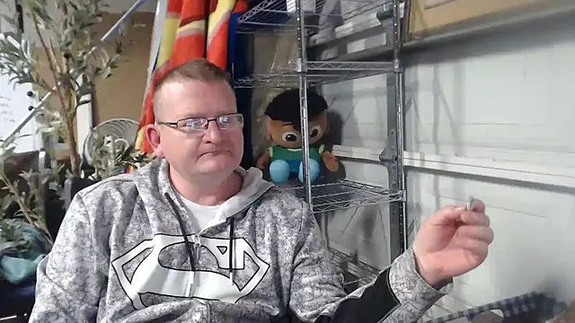 Randomoldguy615 online show from March 11, 2025, 12:11 am