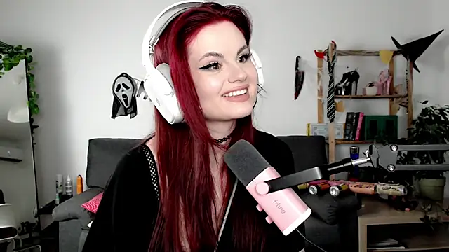 Della Ideal online show from October 19, 2025, 11:11 am