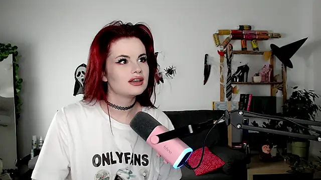 Della Ideal online show from October 21, 2025, 8:48 am